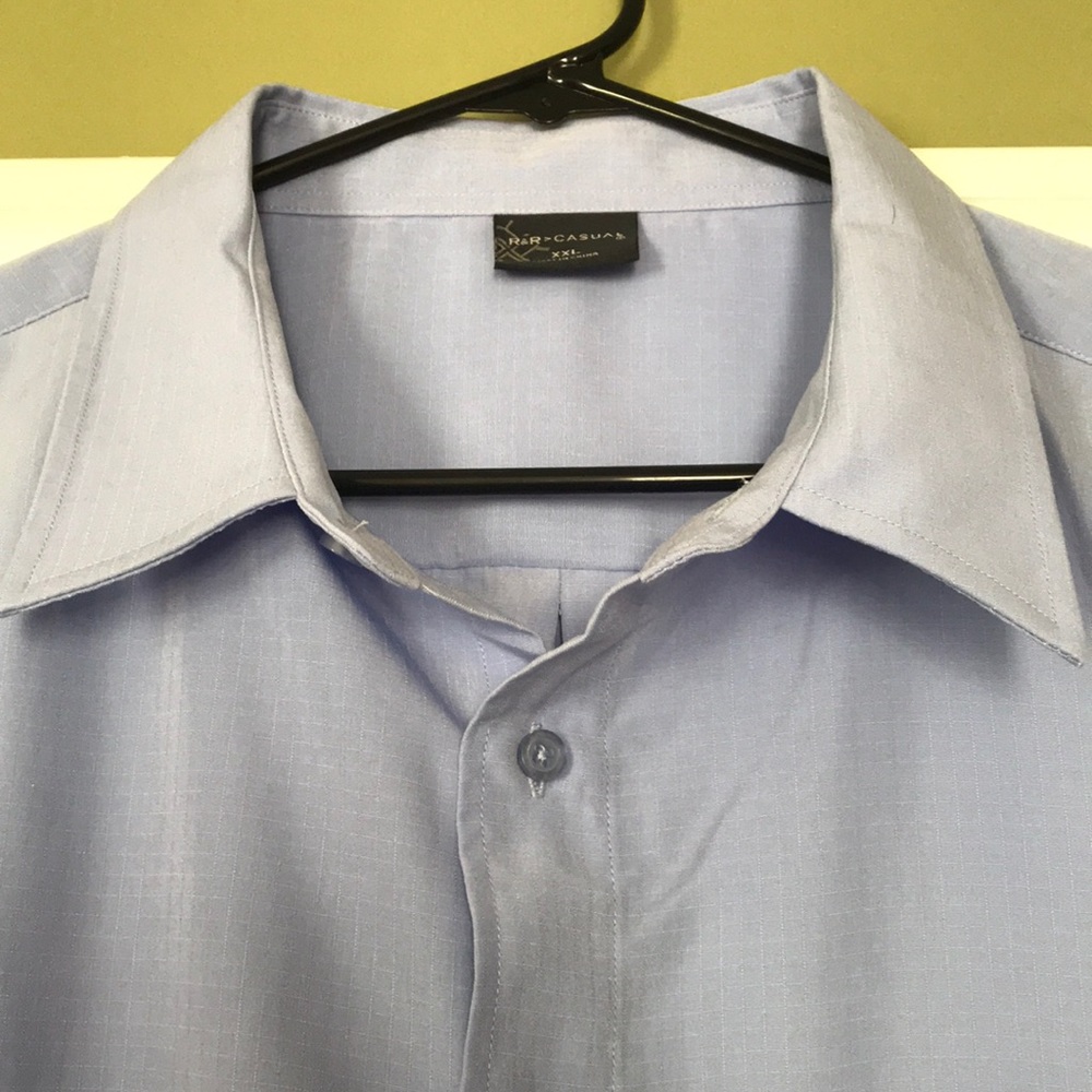R & R casual light blue button down - Picture 3 of 4